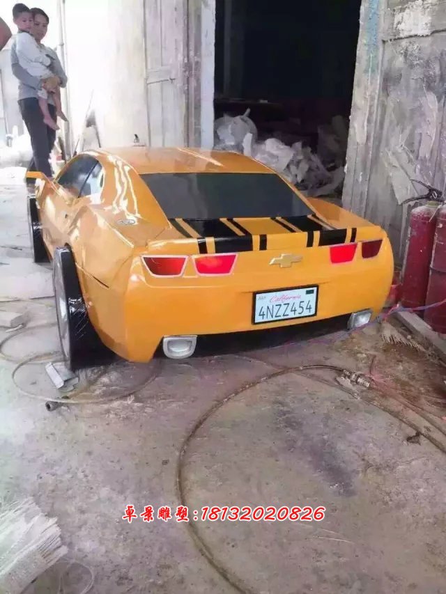 仿真汽車雕塑,廣場汽車玻璃鋼雕塑