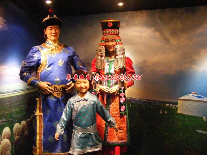 玻璃鋼少數民族人物雕塑,一家三口雕塑