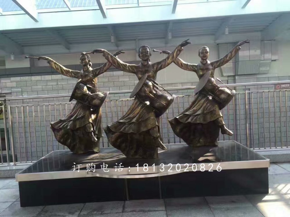 少數民族跳舞雕塑，廣場人物銅雕