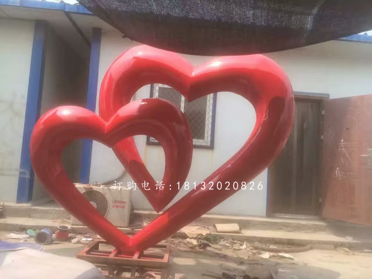 步行街景觀雕塑,玻璃鋼心連心