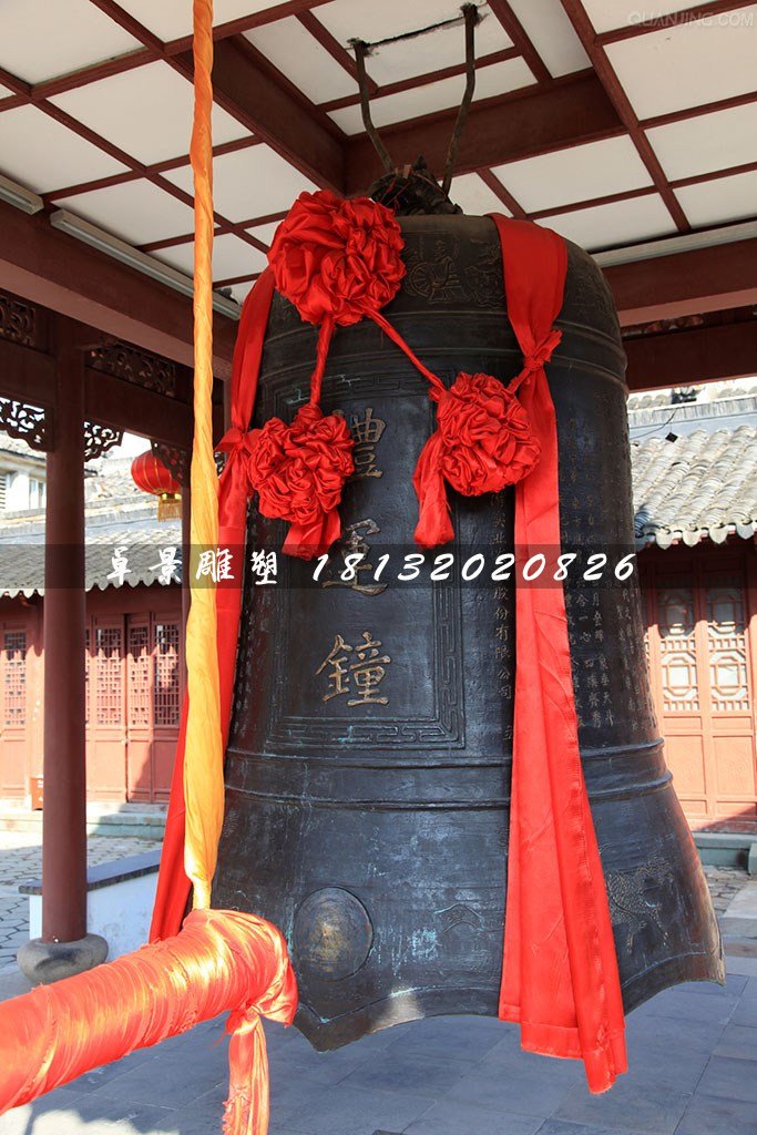 鐘雕塑,廣場銅鐘雕塑