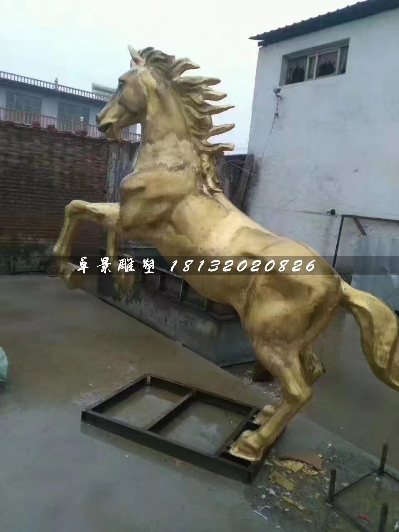 立馬銅雕,廣場銅馬雕塑