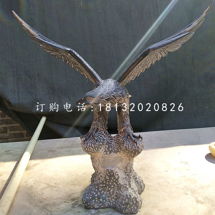 老鷹石雕,青石雄鷹