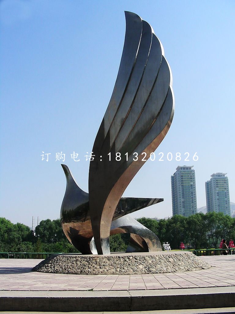展翅鴿子雕塑,不銹鋼廣場雕塑