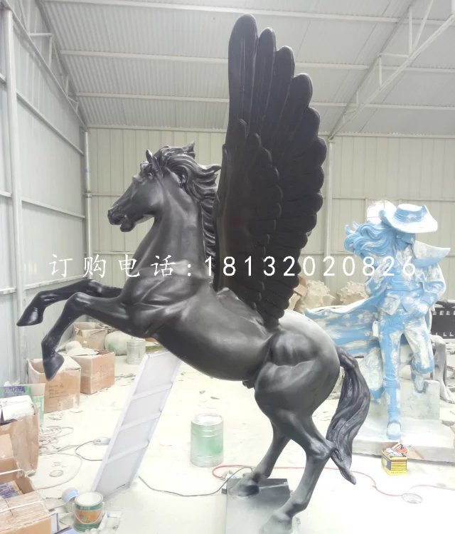 飛馬雕塑,廣場銅馬雕塑