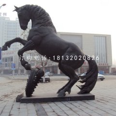 立馬銅雕，廣場銅雕馬