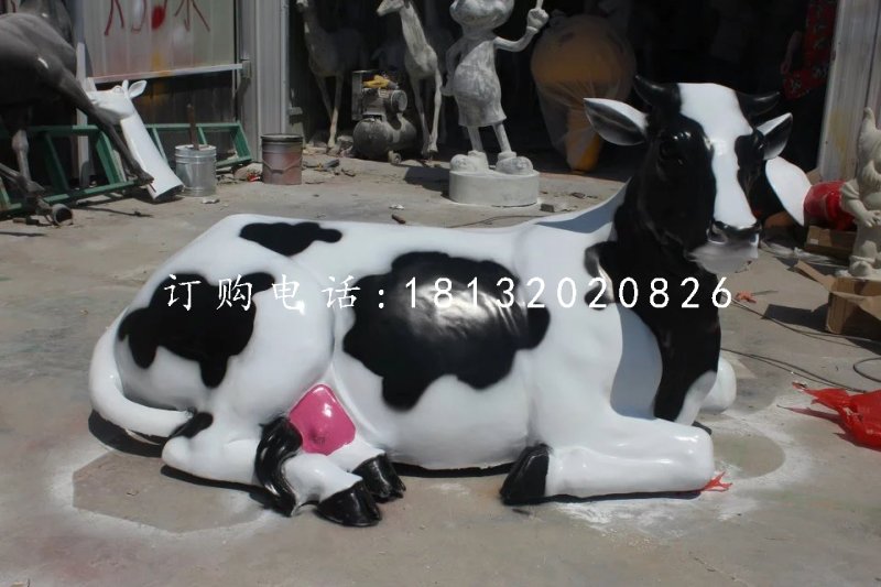 臥著的奶牛雕塑,玻璃鋼動(dòng)物雕塑 (1)