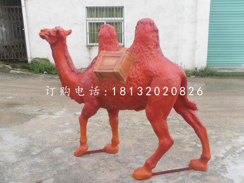 紅色駱駝雕塑,玻璃鋼動物雕塑