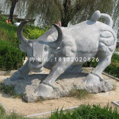 青石華爾街牛雕塑，公園動(dòng)物石雕