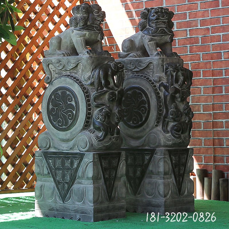 一對庭院石門墩,石獅子門墩
